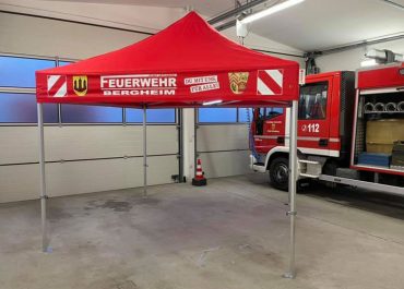 Neues Zelt bei der Feuerwehr Bergheim
