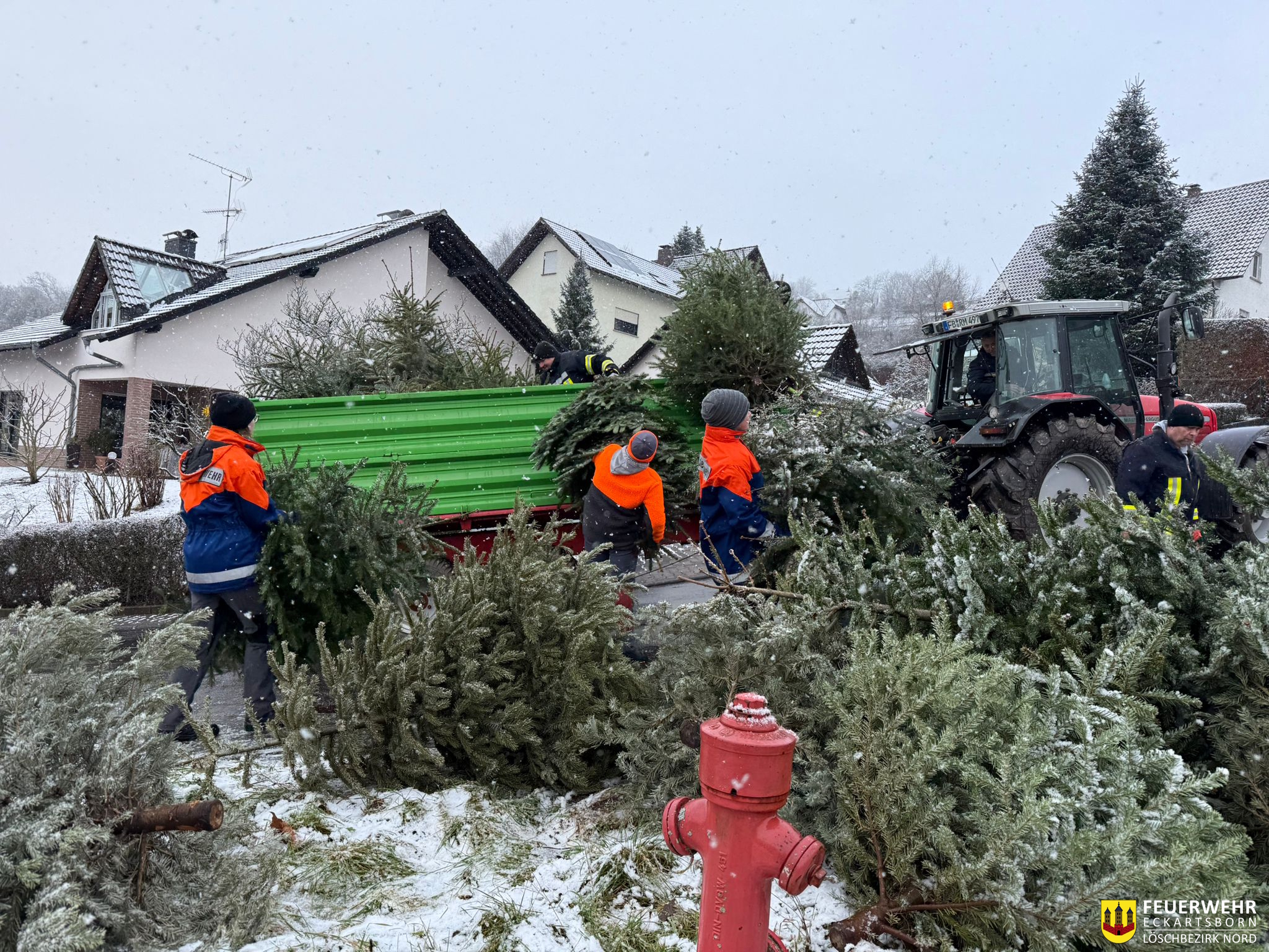 Weihnachtsbaum-Sammelaktion der Kinder- und Jugendfeuerwehr Eckartsborn