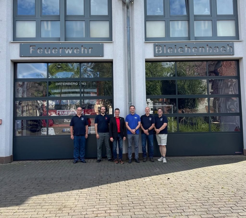 Neue Sektionaltore für das Feuerwehrhaus Bleichenbach